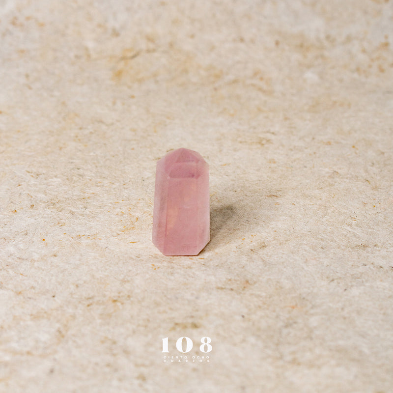 Cuarzo Rosa, Obelisco Mini (3.5 cms x 2 cms)