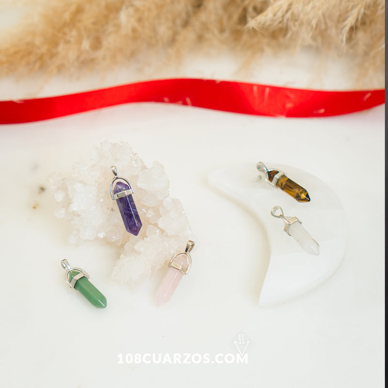 Dijes de cristal de cuarzo, Joyas naturales para mejorar su bienestar.